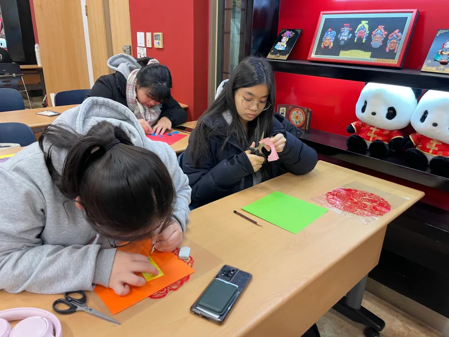 学��们认真进����纸���