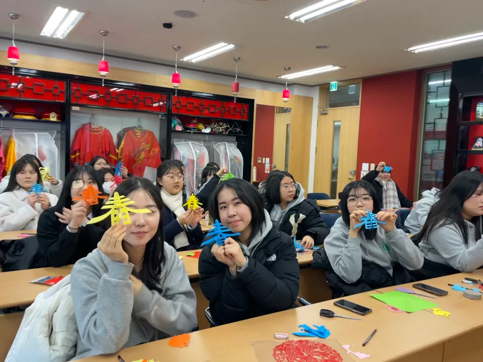 学��们��������体验��动����——ء体������窗��