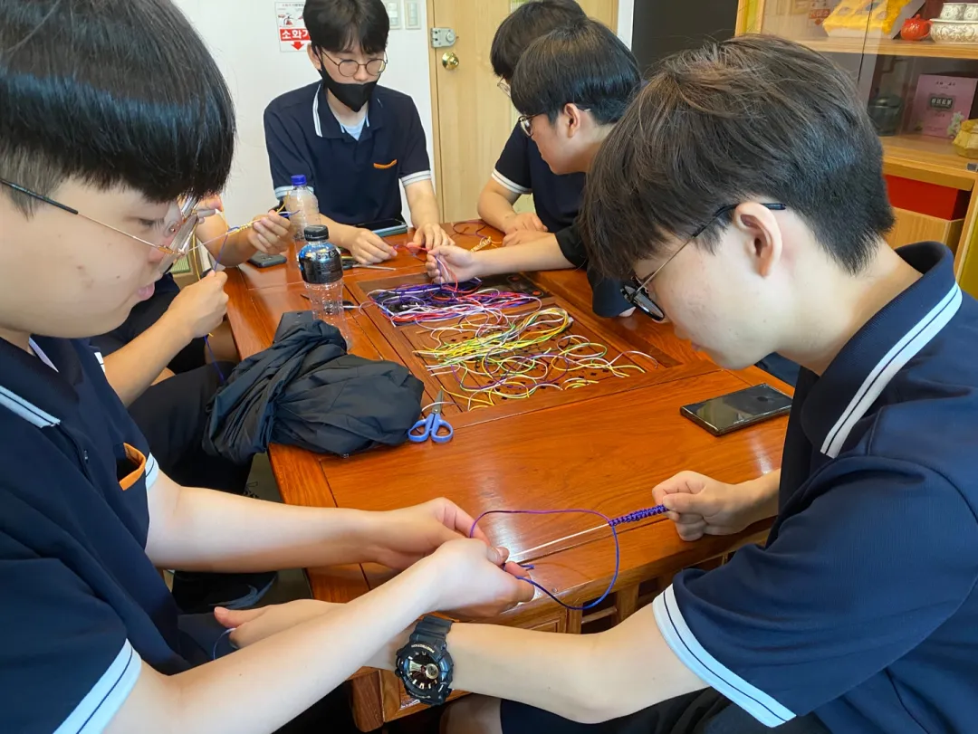 学��体验����绳�链编织